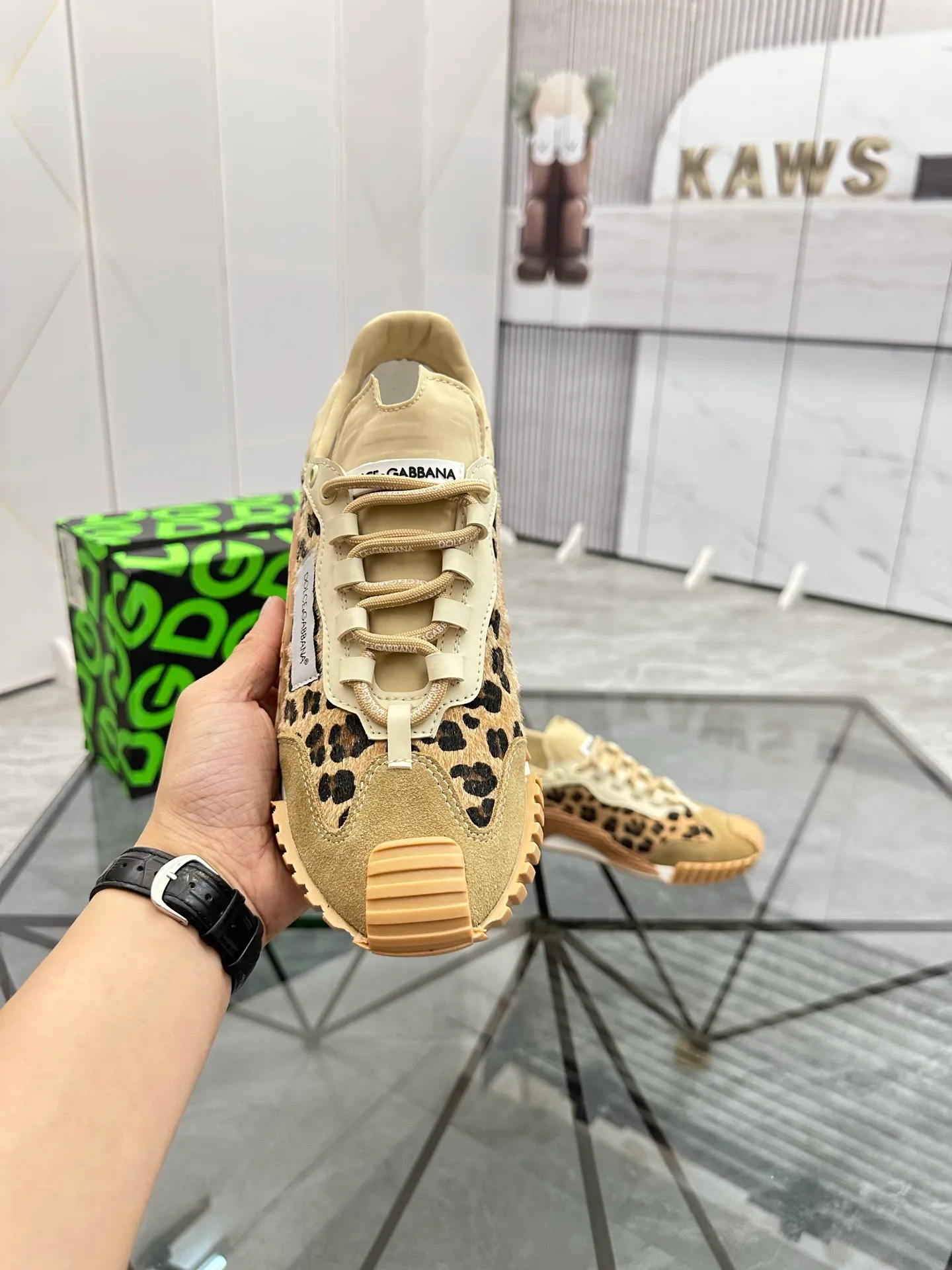 Men's shoes: 💰P480¥ Product trademark: DG "Dolce & Gabbana*" low-cut casual shoes Regular size: 35-45 (can be customized to 46.) Product materials: imported nubuck leather upper spliced ​​with original fabric, breathable lining, original outsole. Number: 803